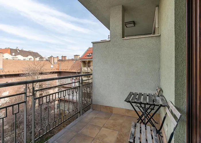 Kaz52 With Balcony *