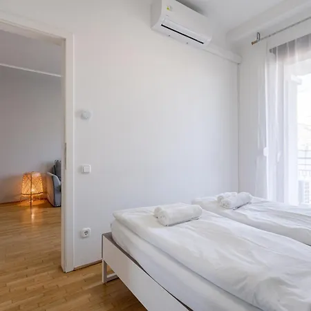 Kaz52 With Balcony Апартаменты *