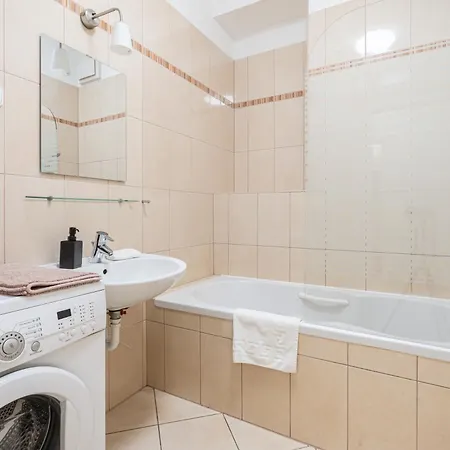 Kaz52 With Balcony Апартаменты *