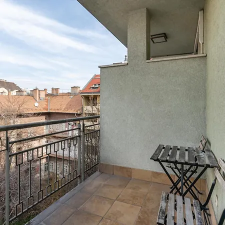 Kaz52 With Balcony *